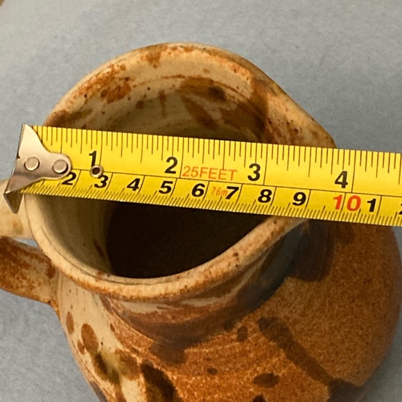 New Beautiful Farmhouse Hand Made Pottery Pitcher w Handle Signed via n Bottom - Picture 3 of 6